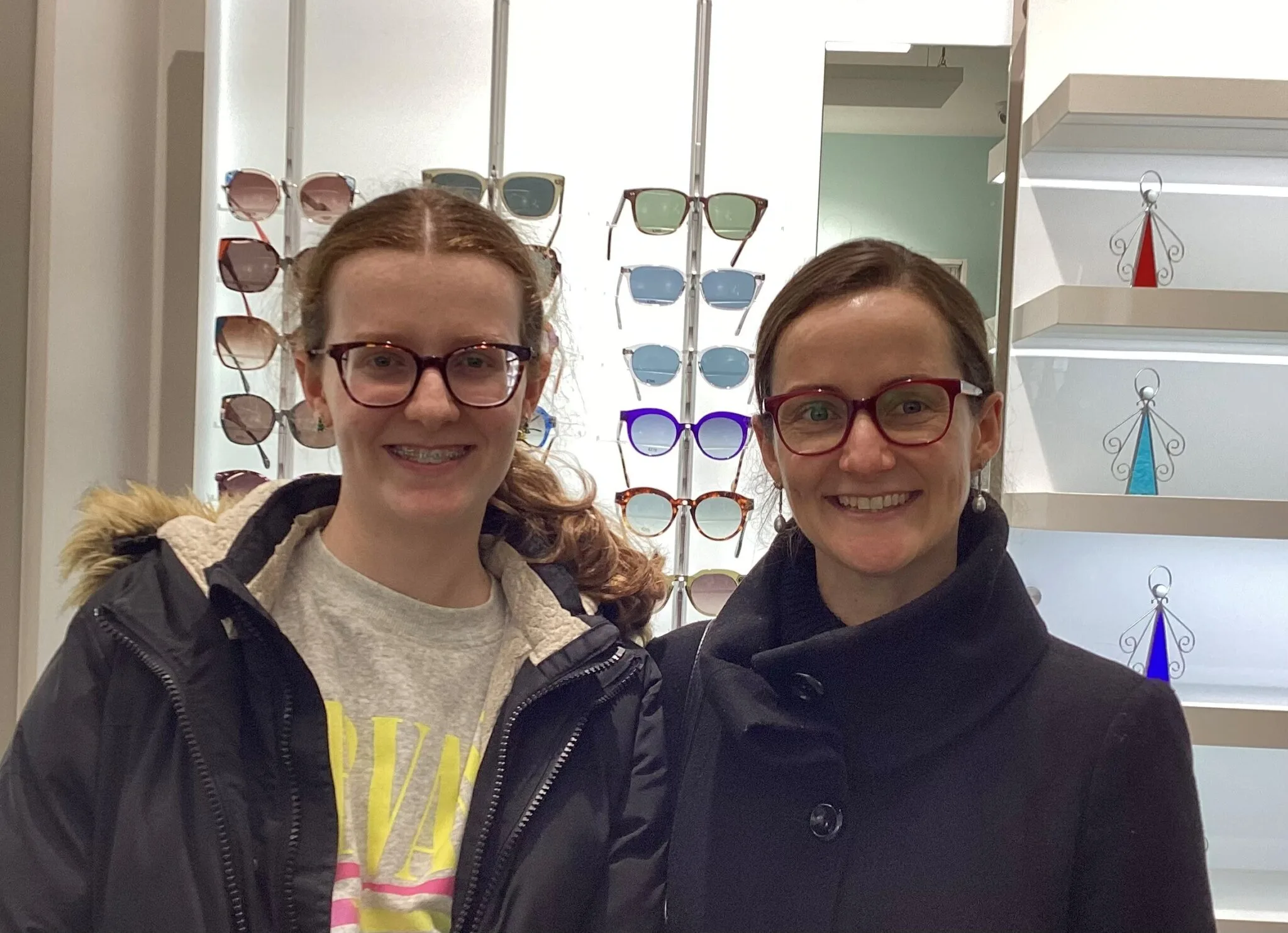 Happy Eyewise patient wearing glasses, photo 20