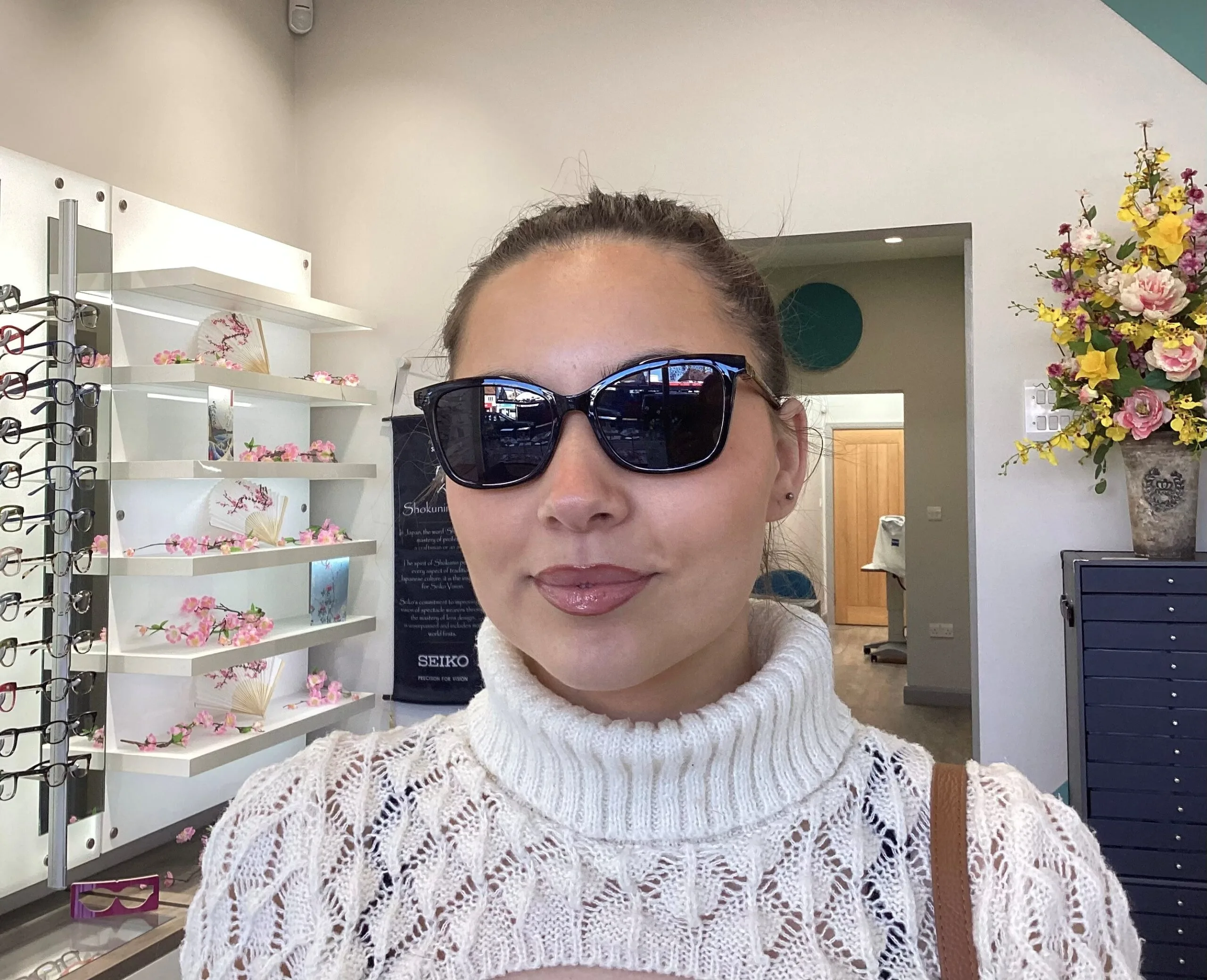 Happy Eyewise patient wearing glasses, photo 3