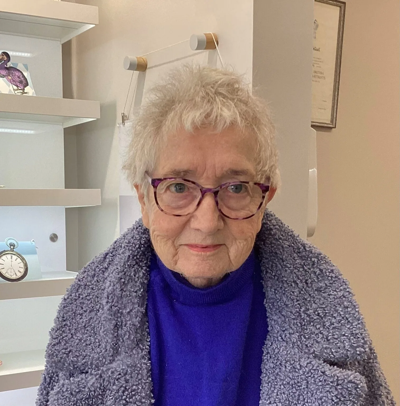 Happy Eyewise patient wearing glasses, photo 30