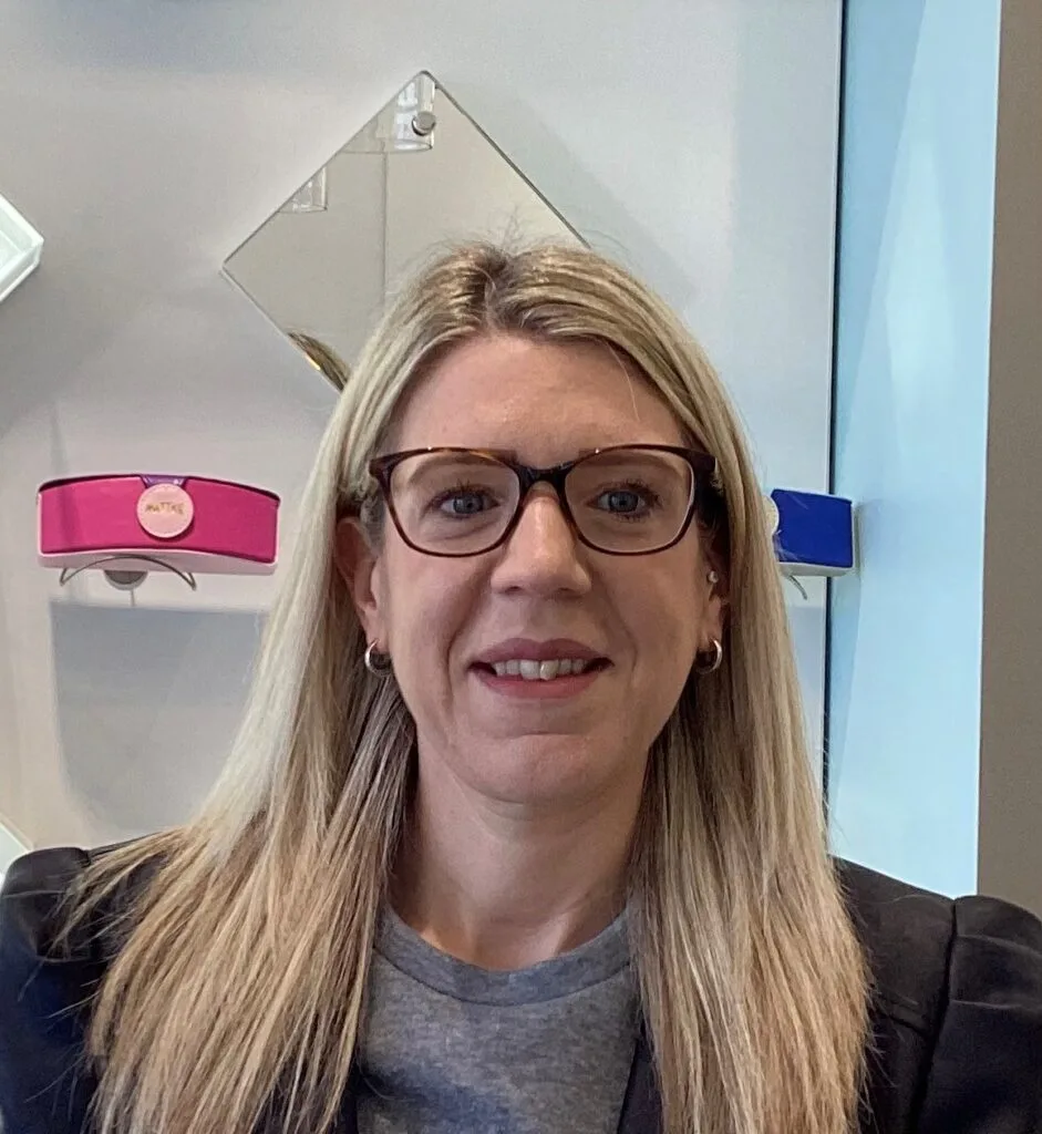 Happy Eyewise patient wearing glasses, photo 31