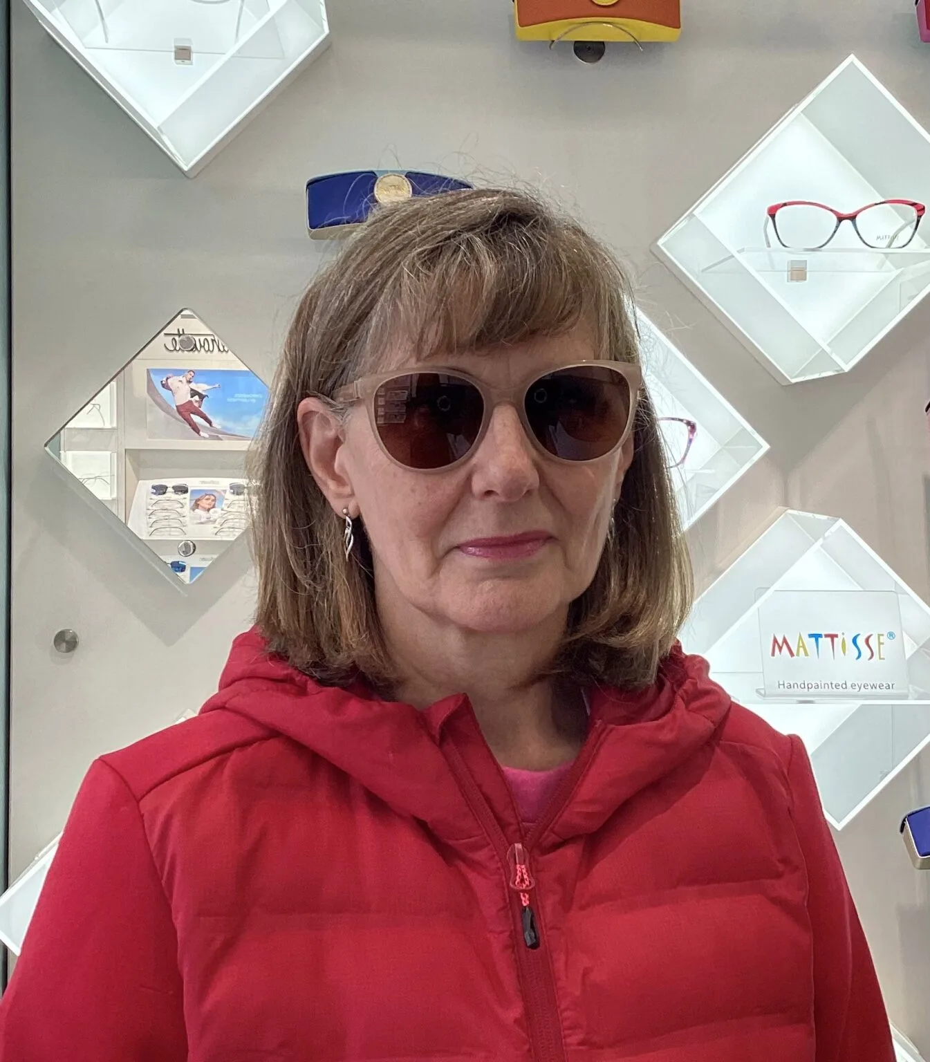 Happy Eyewise patient wearing glasses, photo 33