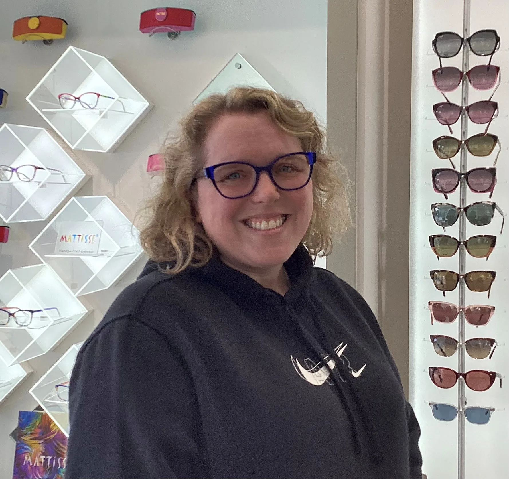 Happy Eyewise patient wearing glasses, photo 34