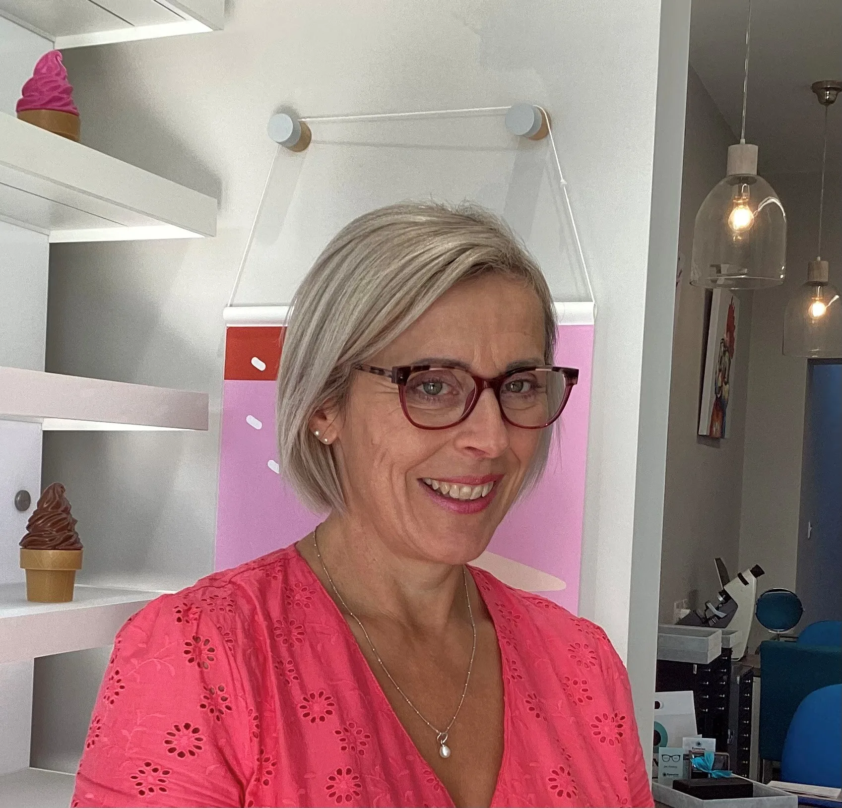 Happy Eyewise patient wearing glasses, photo 43