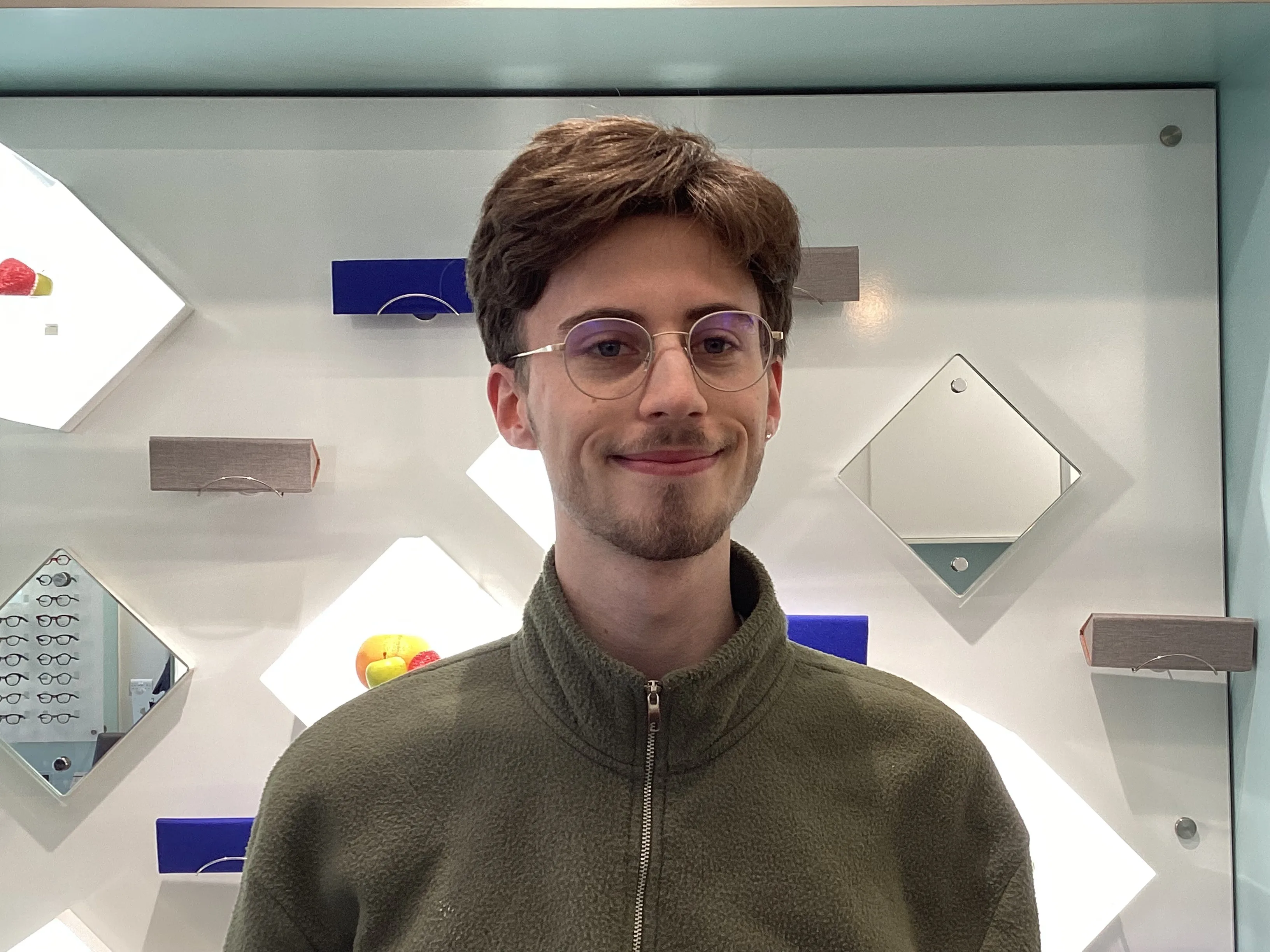 Happy Eyewise patient wearing glasses, photo 47