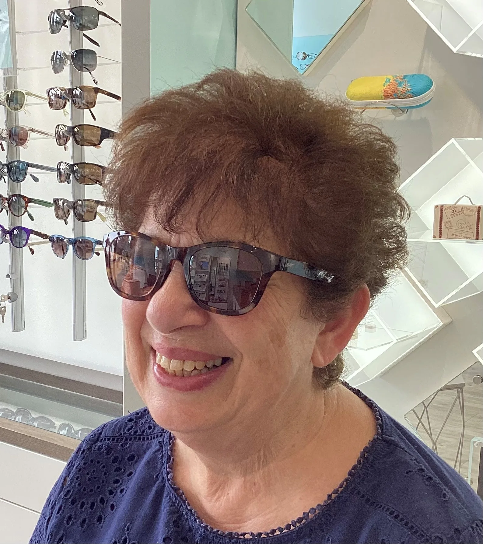 Happy Eyewise patient wearing glasses, photo 55